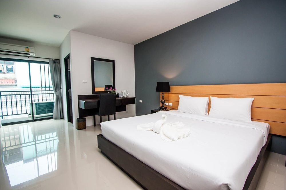 Lee Hotel Сурат Тхани Екстериор снимка