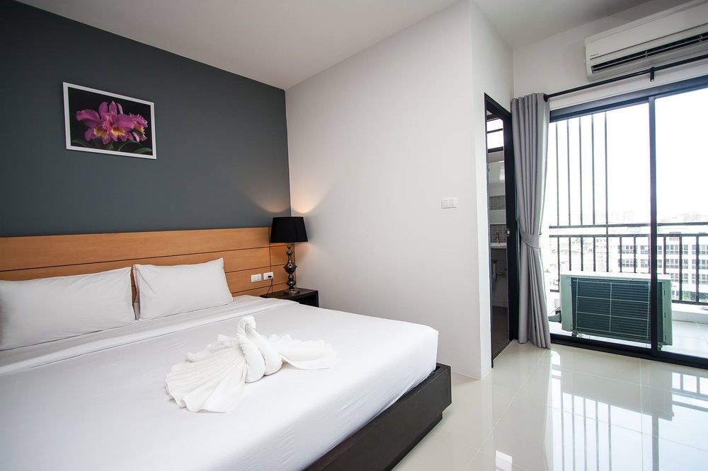 Lee Hotel Сурат Тхани Екстериор снимка
